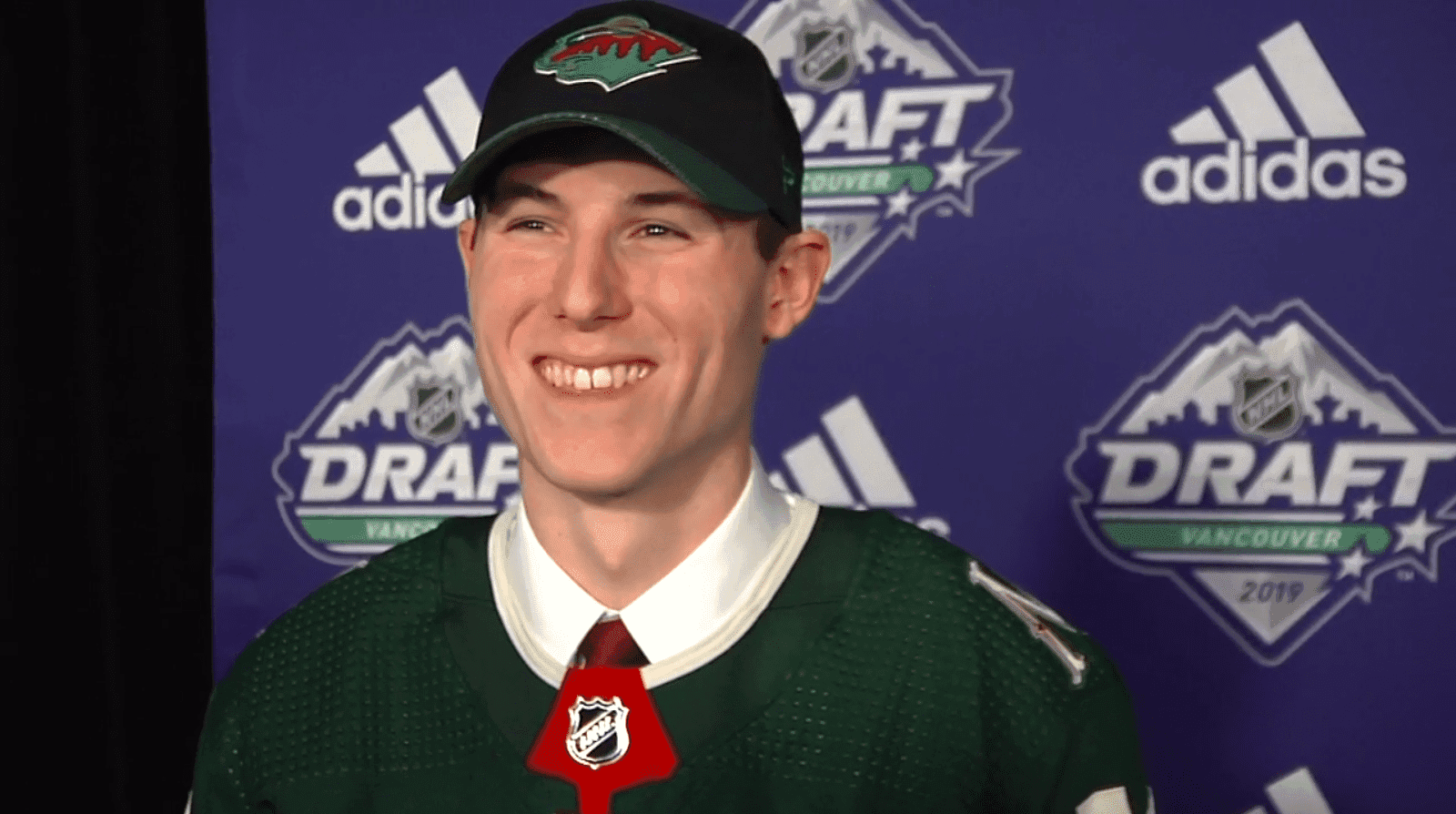 Minnesota Wild sign Hunter Jones to one-year contract