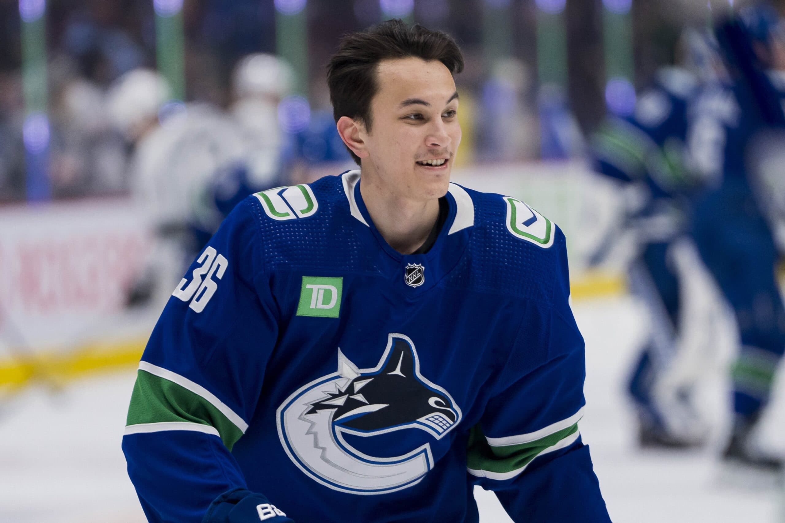 Vancouver Canucks bring back Akito Hirose on one-year deal