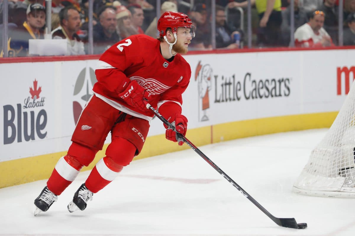 Los Angeles Kings sign Joe Hicketts to one-year, two-way contract