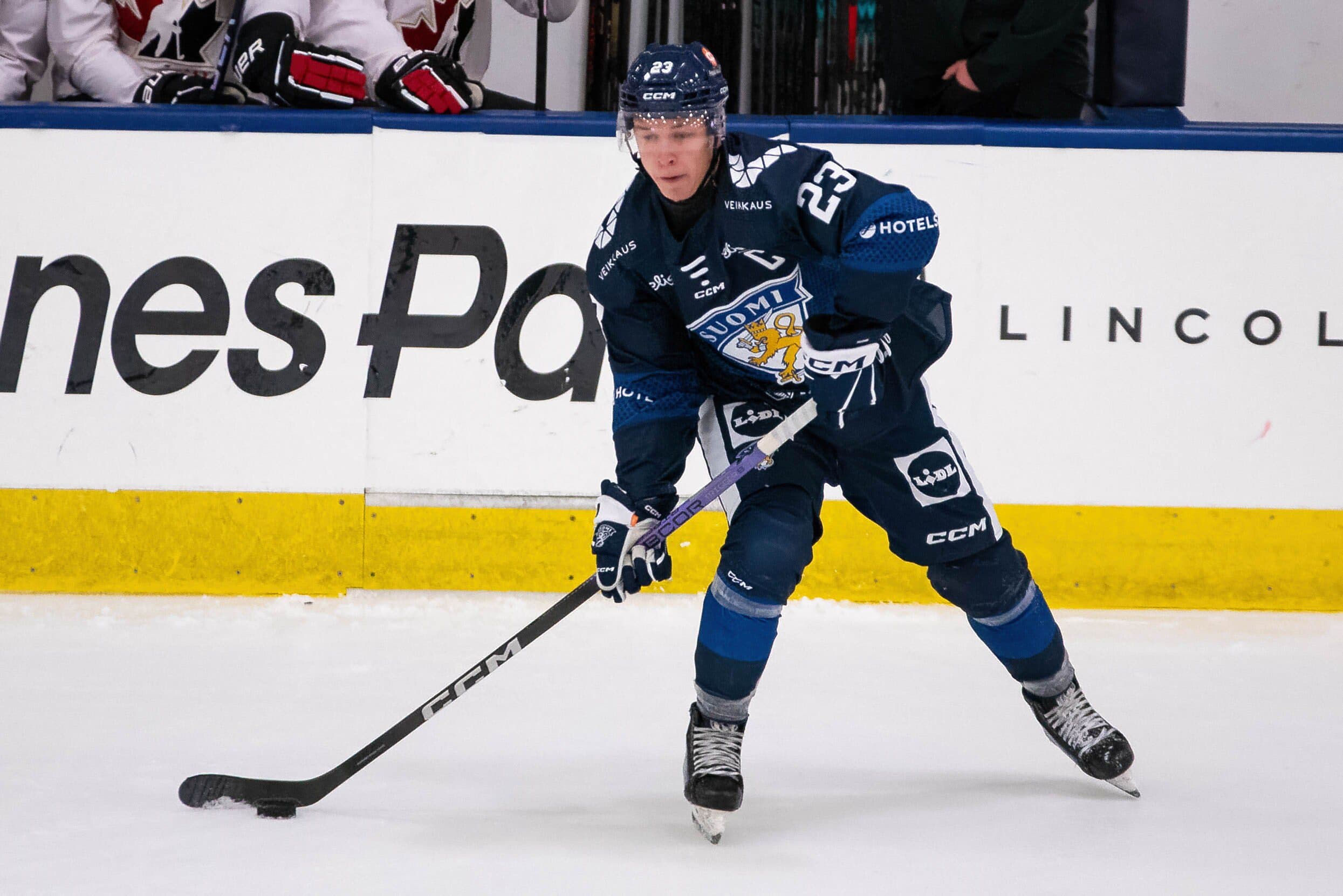 Red Wings sign Jesse Kiiskinen to a 3-year entry-level contract