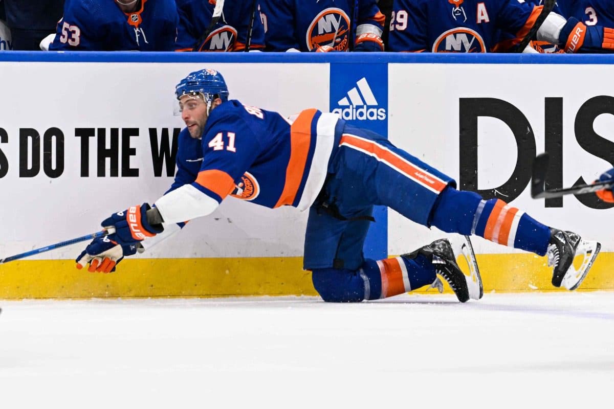 Utah HC signs Robert Bortuzzo to one-year, two-way contract