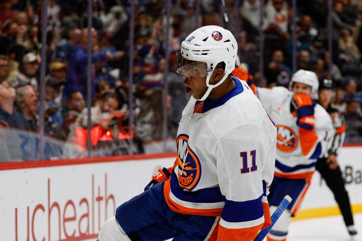Islanders coach Roy apologized to Duclair after learning he tore groin off bone