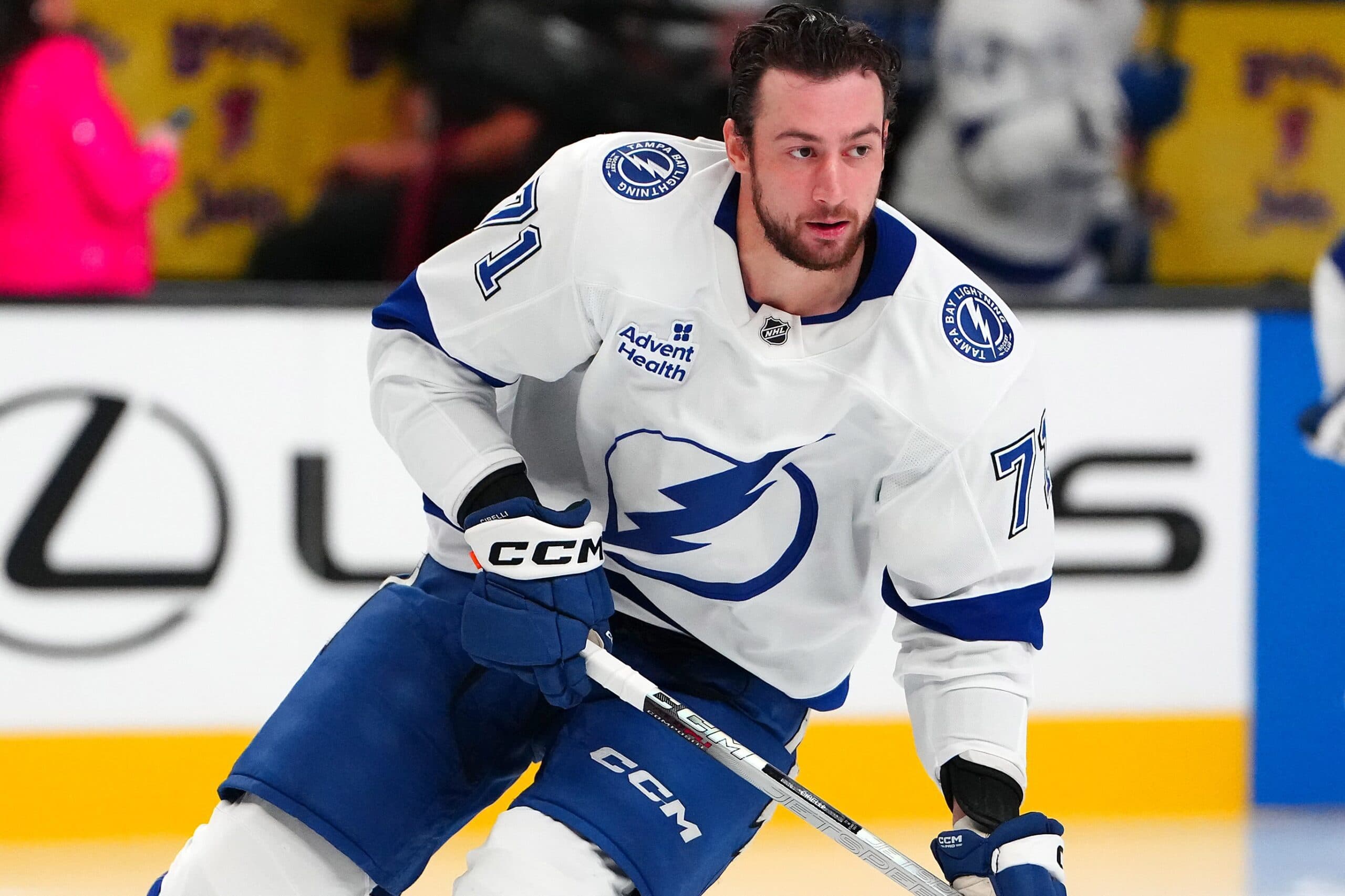 Lightning’s Anthony Cirelli leaves Stadium Series with injury