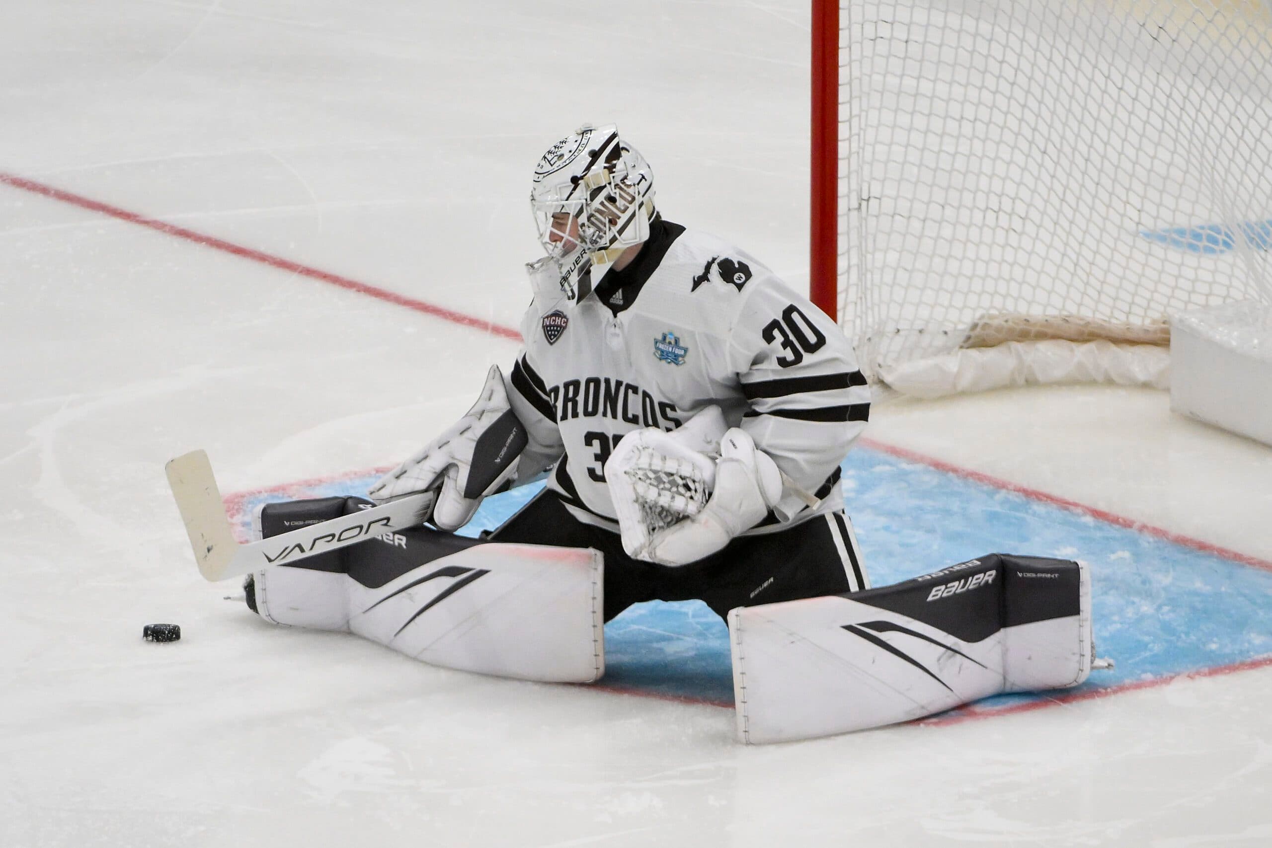 2026 NCAA Men’s Hockey Tournament: Kings’ Slukynsky, Red Wings’ Plante highlight standouts from Day 2