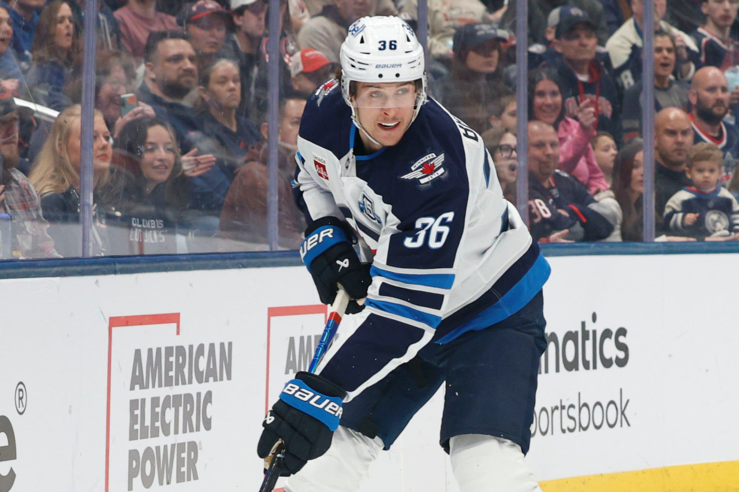 Jets’ Morgan Barron out week-to-week with lower-body injury