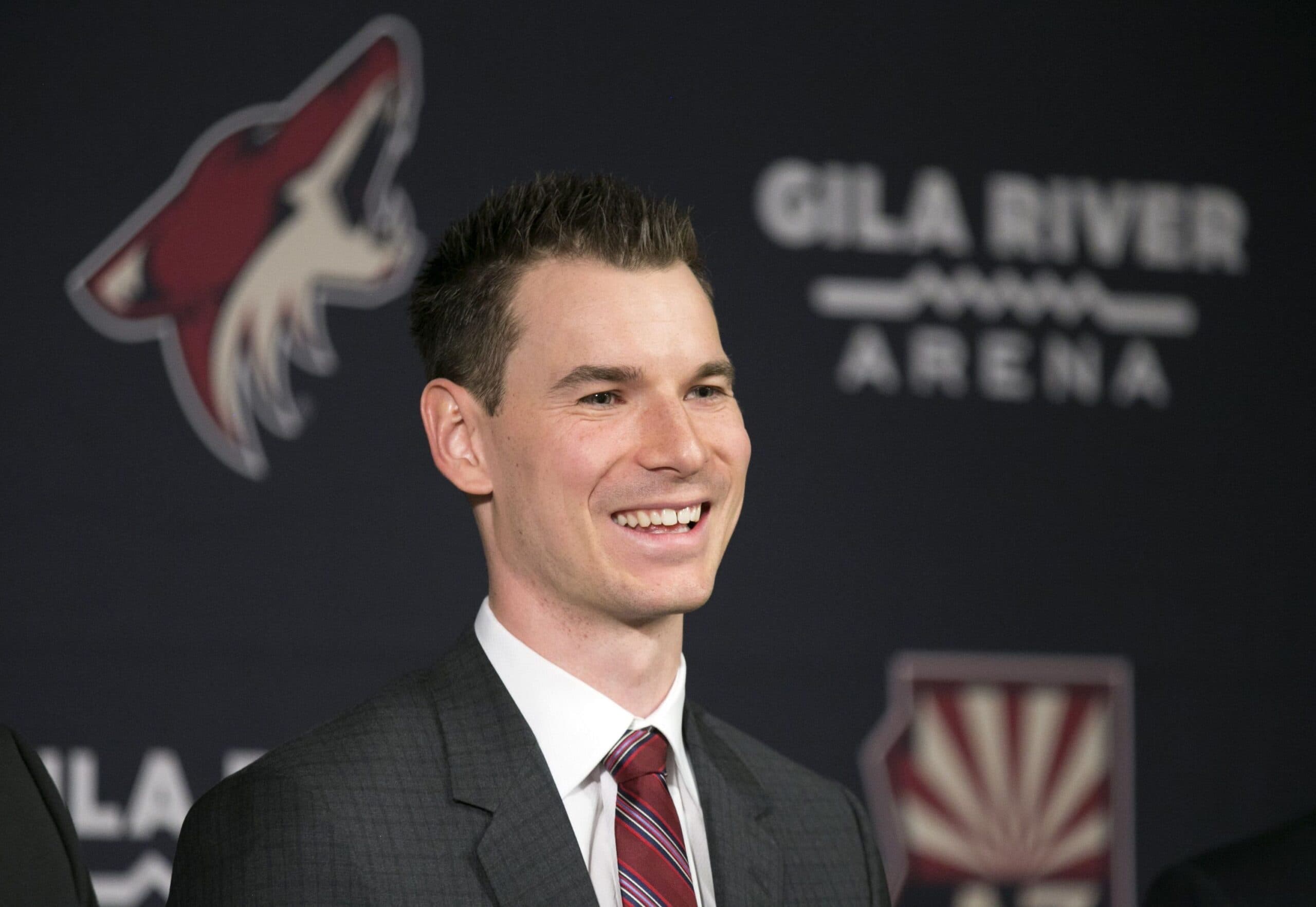 Leafs hire Chayka as GM, Sundin as senior advisor