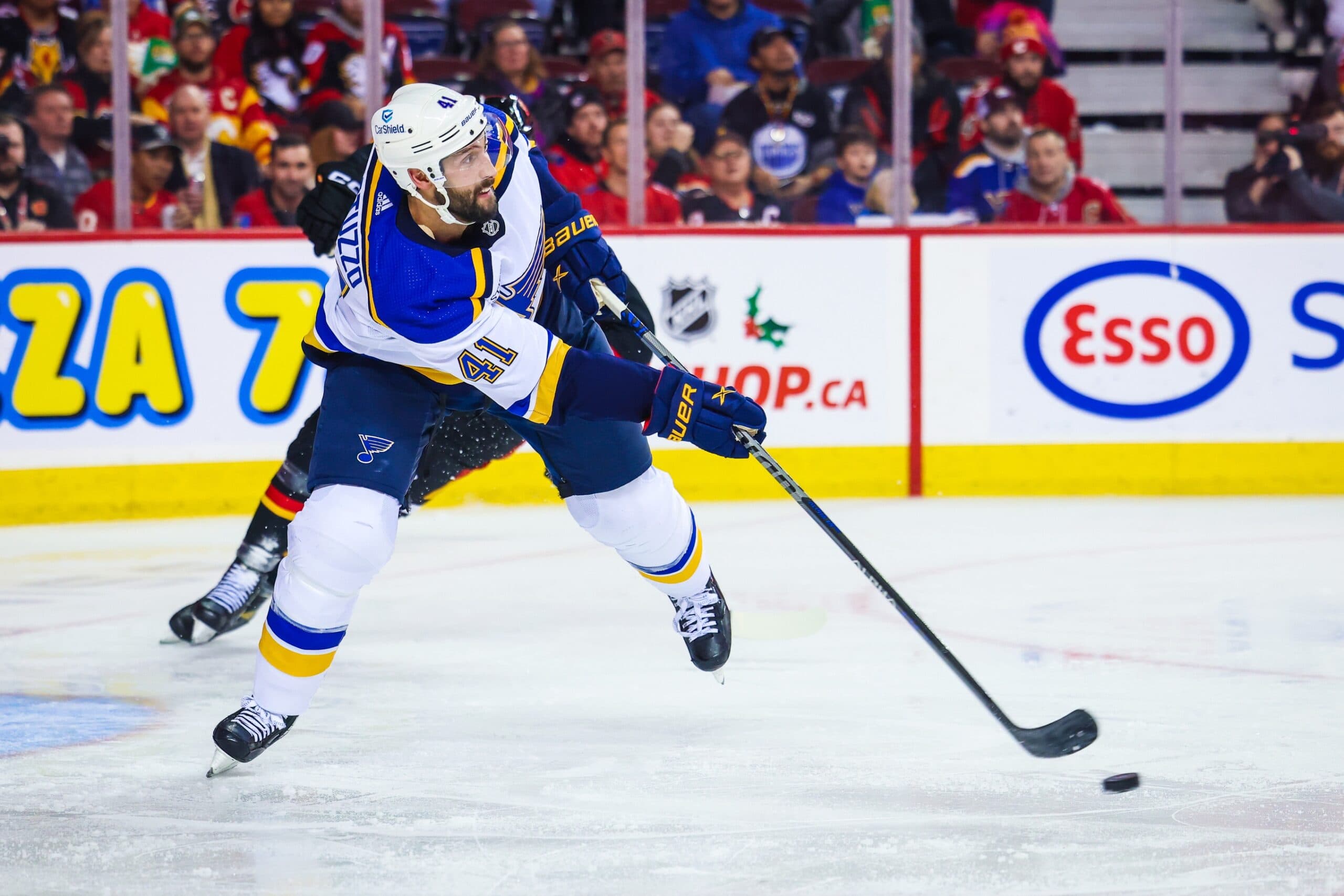 New York Islanders acquire defenseman Robert Bortuzzo from St. Louis Blues after placing Ryan Pulock on IR