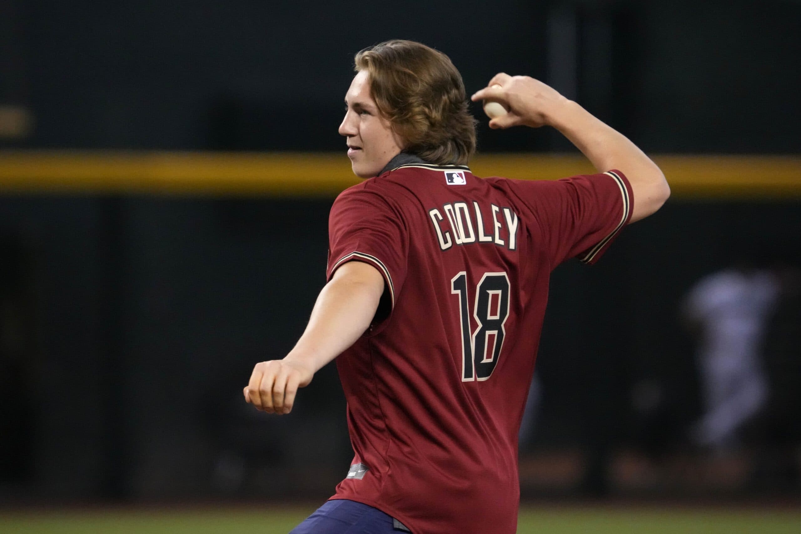 Logan Cooley turning pro is a game changer for the new-look Arizona Coyotes