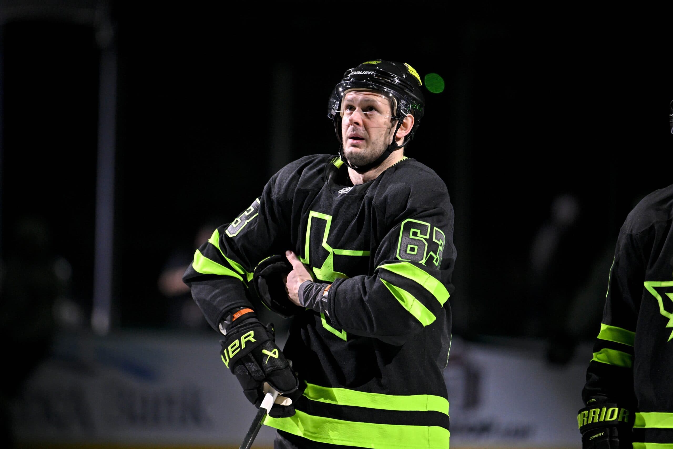 Devils sign winger Evgenii Dadonov to one-year contract