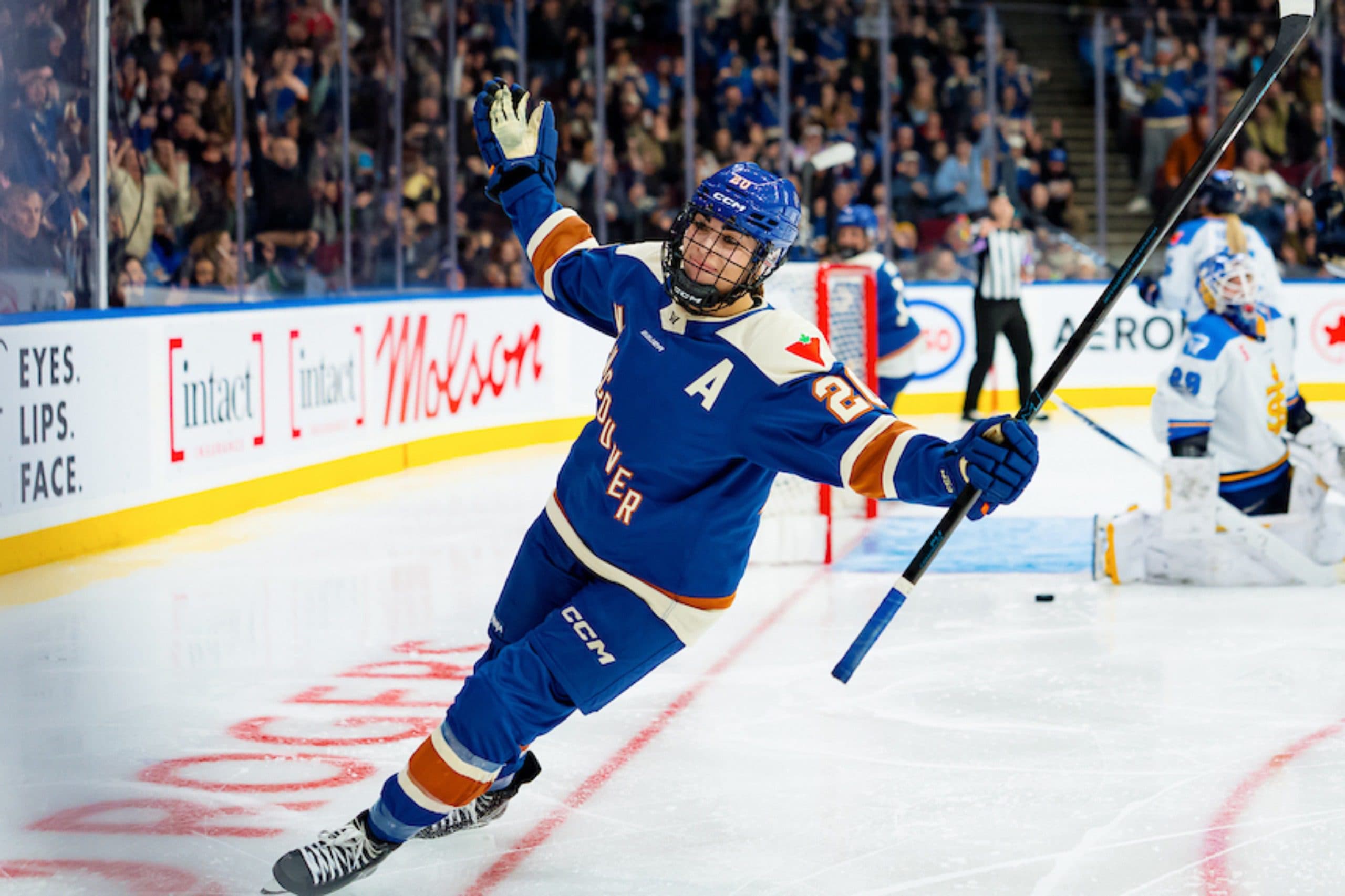 Vancouver Goldeneyes forward Sarah Nurse