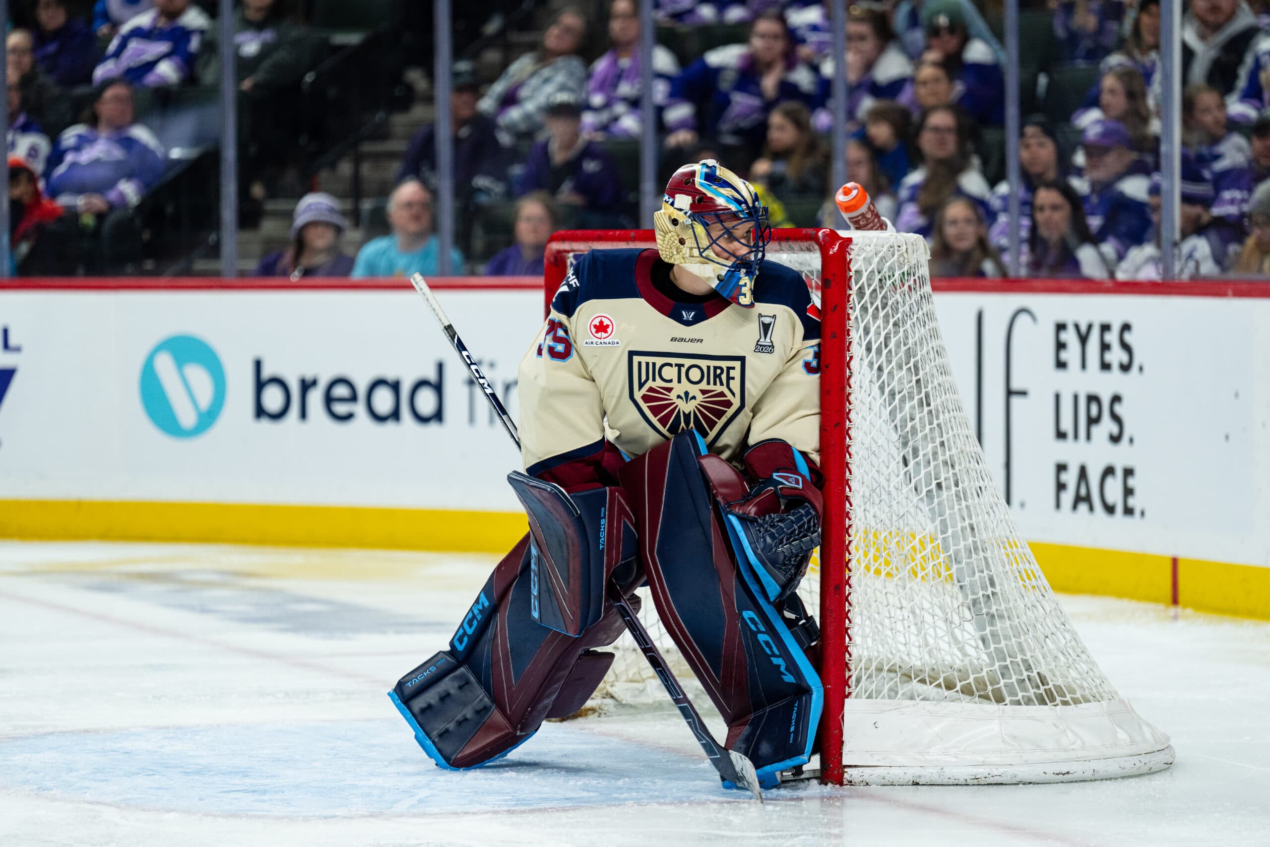 Desbiens shines as Victoire take 2-1 series lead over Frost